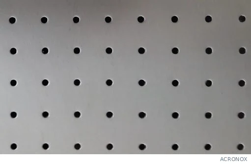 Perforált lemez, kerek szemekkel, átlós elrendezéssel, 90' 0,5-30,0 mm, rozsdamentes